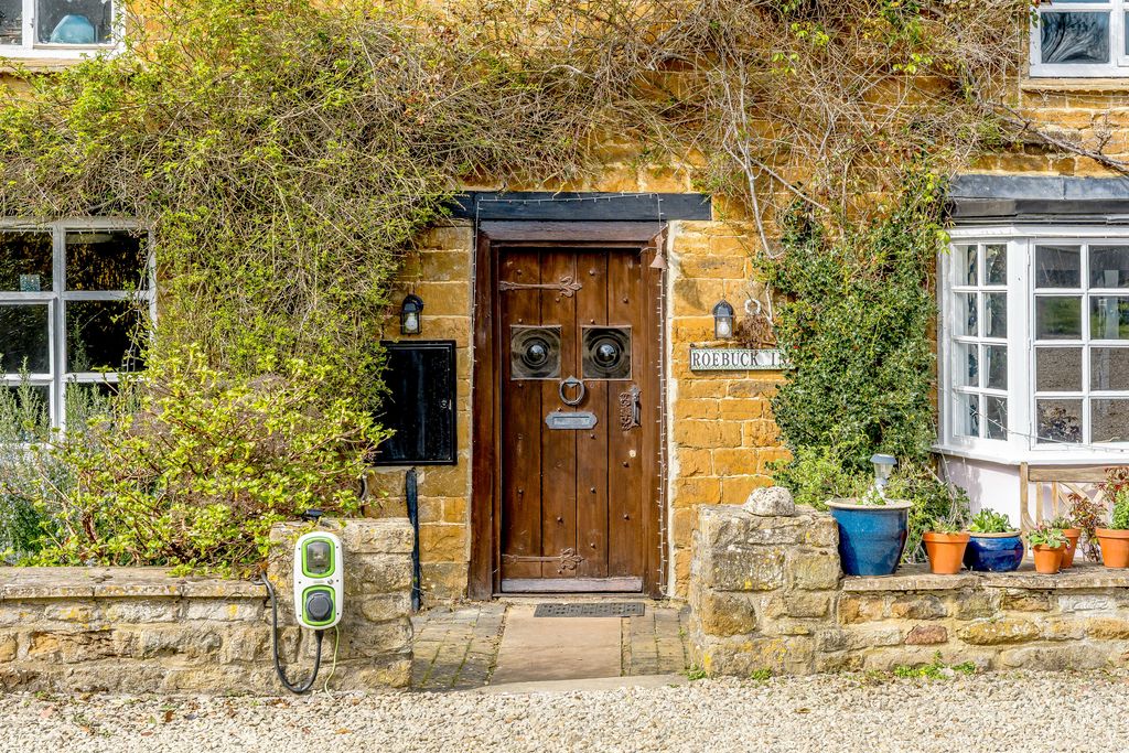 Banbury Road North Newington